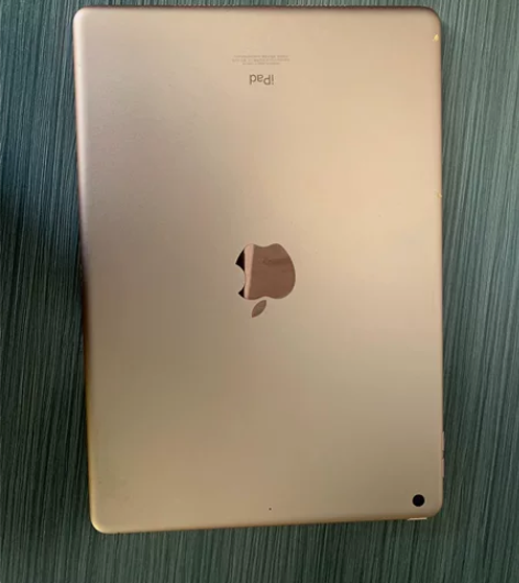 ipad8代，21年的机子，使用痕迹不多，...