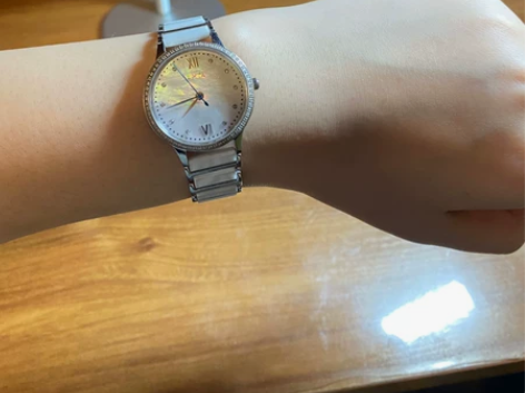 飞亚达女表 本人胖了 戴着不好看 所以转卖...