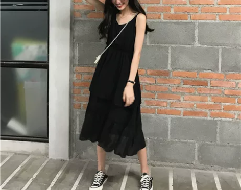 法式纯色赫本风小黑裙夏季韩版仙女气质显瘦吊...