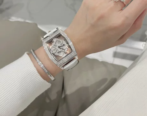 扑克女神时来运转满天星手表女2022年新款...