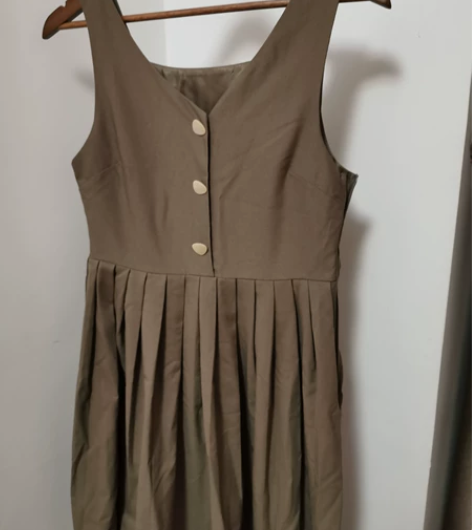 2022年春装日系百褶连衣裙学院风温柔v领...