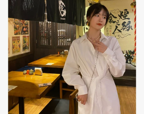（7折）CHOCEGGS连衣裙时髦纯色极简...