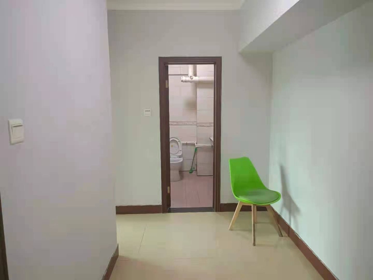 房子位于中山路青园街可做办公用房，朝向西南...