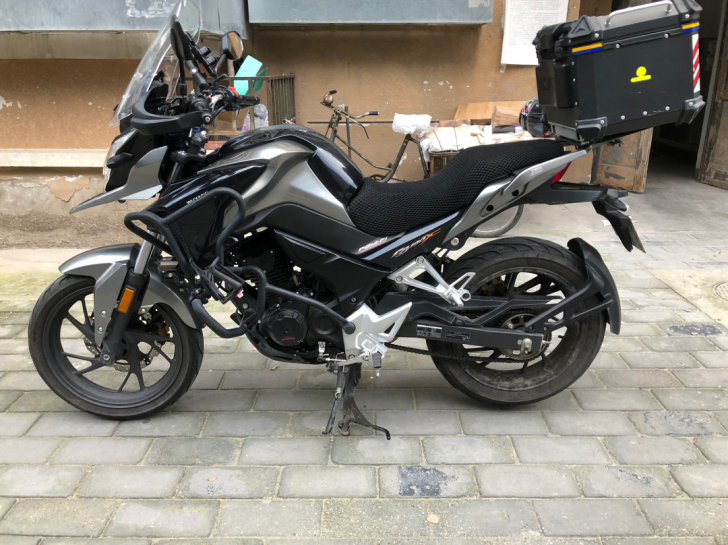 现因准备换大排量摩托车，现出售20年8月份...