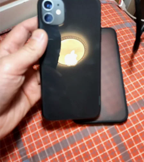 苹果iphone 11 128黑色， 成色...