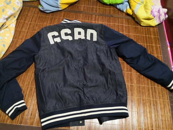 GS 超帅棒球夹克S码 年纪大了驾驭不了出...