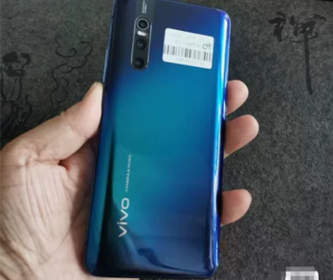 Vivo x27 ，雀羽蓝， 配置8+12...