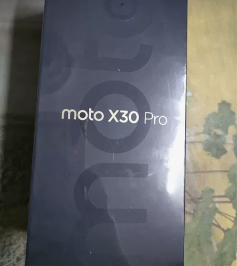 摩托罗拉moto X30 Pro 2亿像素...