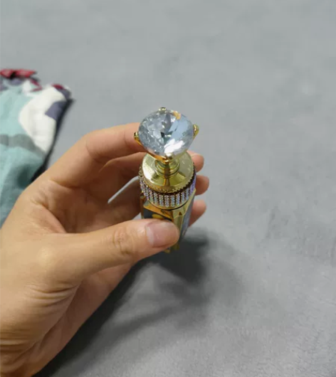 口红,30包邮,就用了两三次 感兴趣的话点...