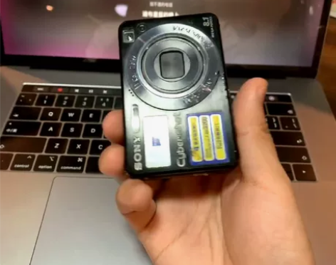 索尼w130 成色不错 810w像素 4倍...