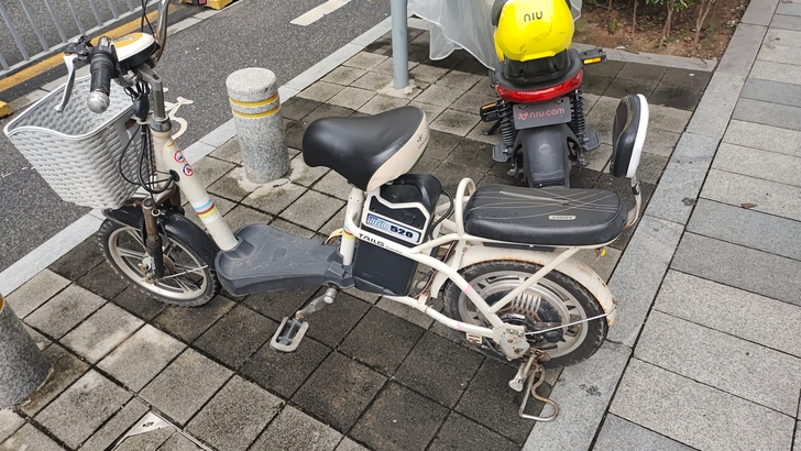 台铃锂电池电动车，用了五年，换过电池跟控制...