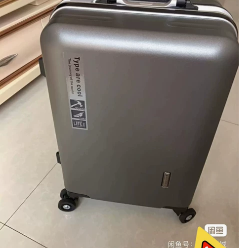 【闲置出】袋鼠正品拉杆箱 26寸  深灰铝...