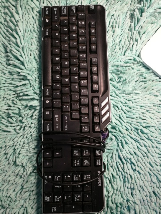 灵逸1个，清华同方2个BENQ1个台式电脑...