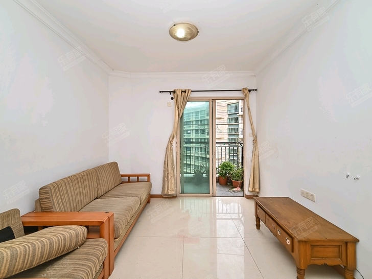 雅湖居2房出租感兴趣的话给我留言吧！