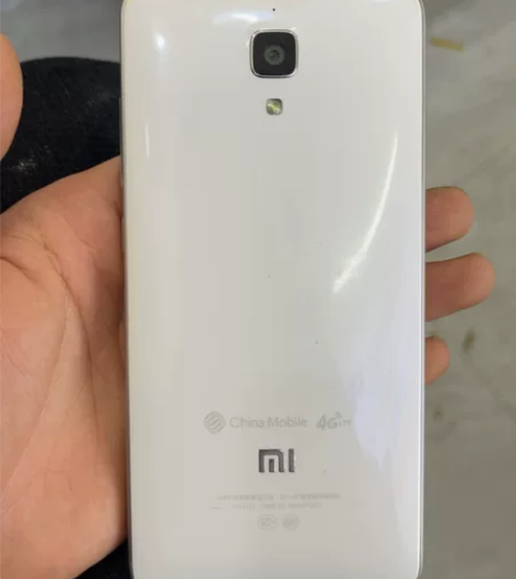 小米4不开机，屏幕完好，便宜出 感兴趣的话...