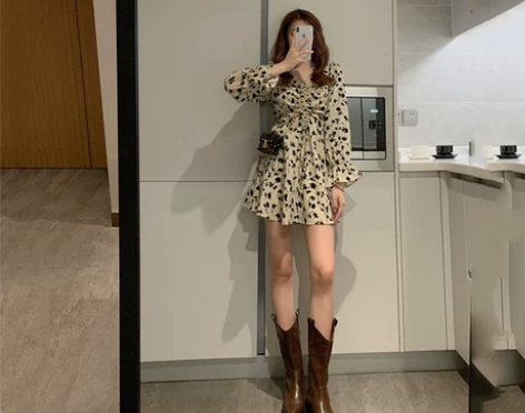 法式小众复古收腰显瘦长袖v领碎花连衣裙子女...