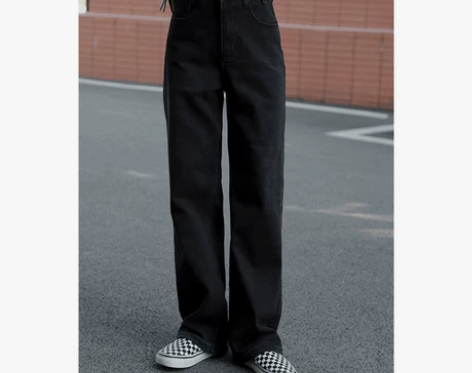 鱼问问  黑色牛仔裤女2022早春新款设计...