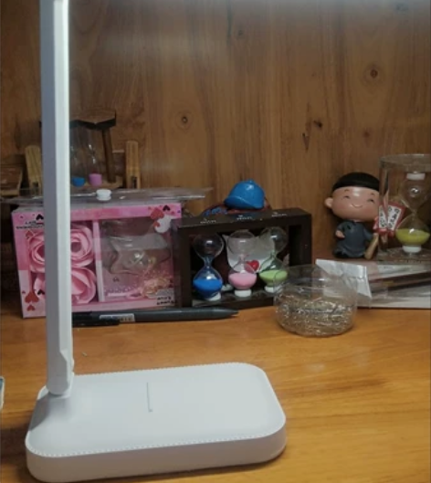 （全新有货包邮）护眼学习灯学生宿舍可充电插...