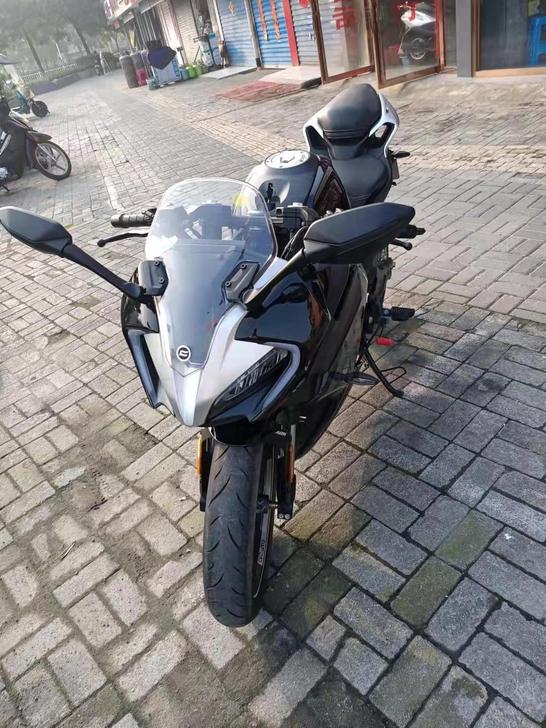 春风250sr高配,个人车,九成新,无任何...