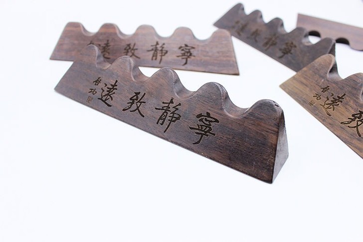 黑梓实木宁静致远毛笔笔搁笔挂