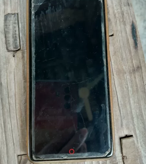 努比亚手机,自己玩的400元有人要则卖,充...