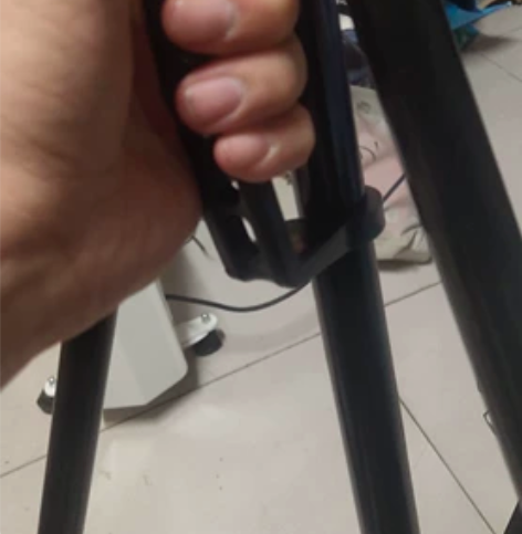 克瑞斯金属三脚画架  刚刚拍照不小心把一个...
