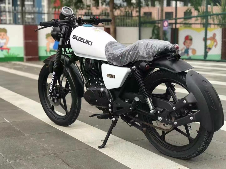 铃木复古街跑125C    手续齐全 整车...