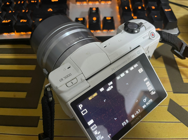 学生党毕业出一台索尼微单A5000（95成...