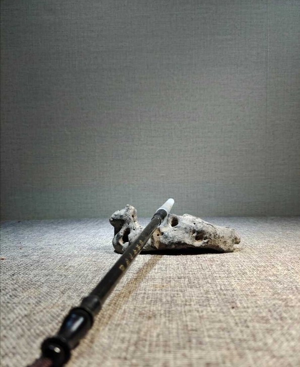 笔架太湖墨石笔架，天然形成，文房上品，刚上...