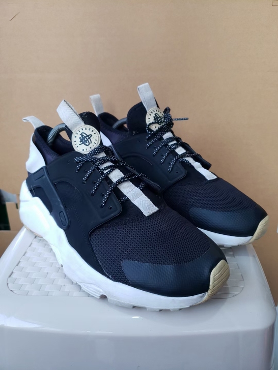 43码 Nike Air Huarache...
