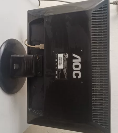 AOC19寸电脑显示器，功能正常，送电源线...