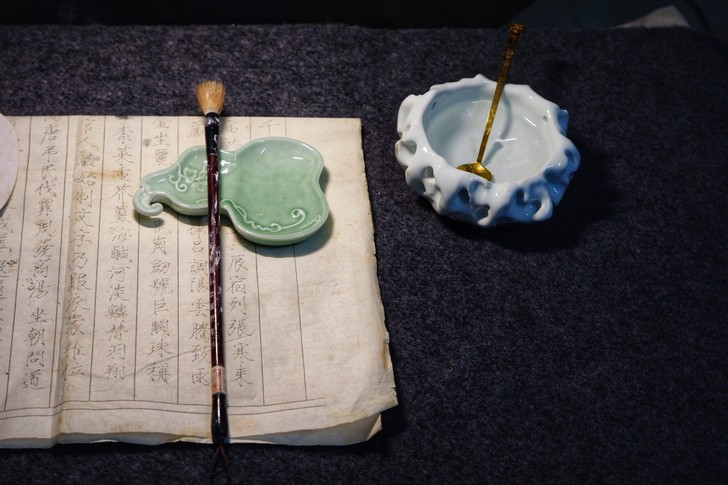 文房小水盂，太湖石款手工制作。