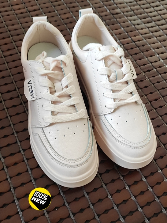 大东，内增高鞋，淡粉色。