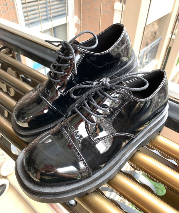 全新包邮女鞋，厚底小皮鞋，系带亮皮亮面英伦...