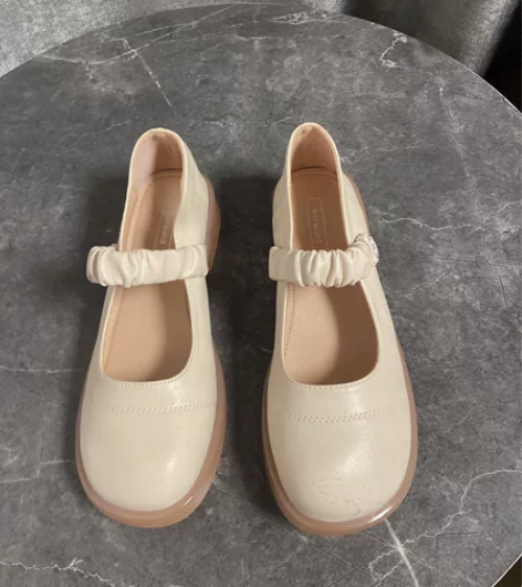 闲置全新热风玛丽珍鞋39码 鞋头有一点瑕疵...