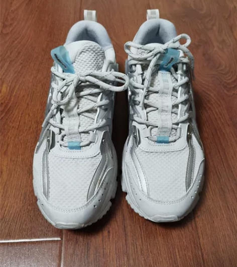 李宁休闲鞋，43码，6月份购入，穿了四五次...