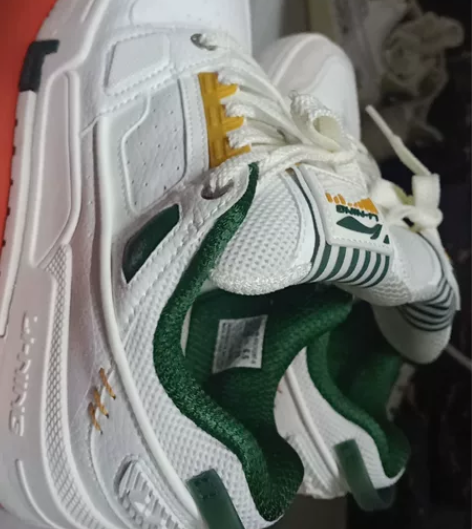 李宁全新运动板鞋，39码男女都可穿，只穿过...