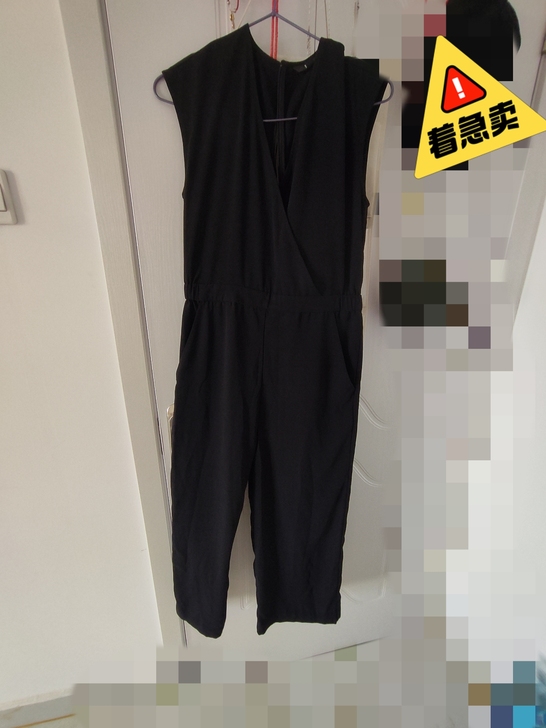 优衣库连衣裤全新无吊牌,松紧腰后背拉锁M码