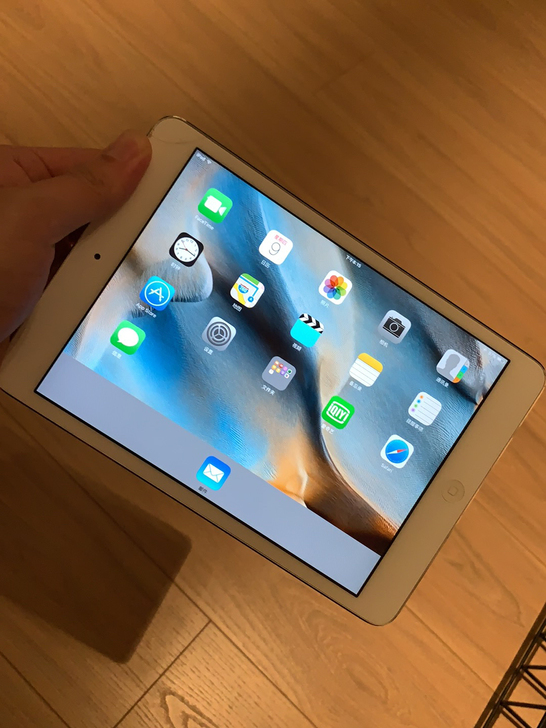 自用的iPad mini很多年了， 外婆在...