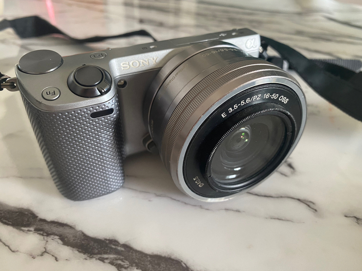 索尼微单nex-5r，8成新，0维修，镜头...