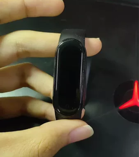 出小米手环5NFC 屏幕成色如视频，保护的...
