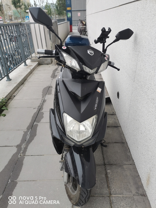 家用踏板摩托车，公户，保险齐全，无违章，外...