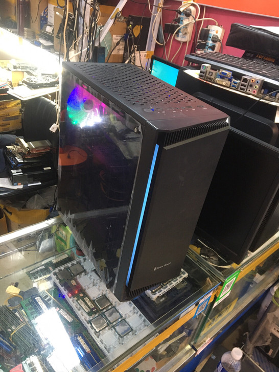 出一台 I7  8G内存独显台式机游戏电脑...
