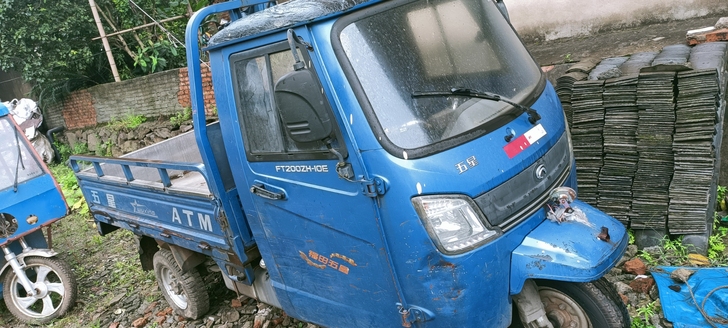 卖了个电动车摩托车用不上了，低价出售