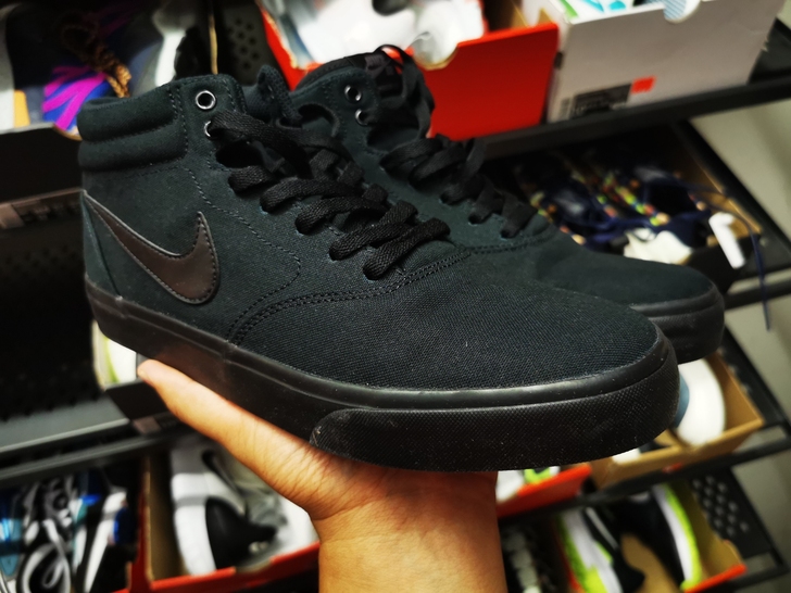 耐克黑色大码帆布鞋，45码.46码，188...