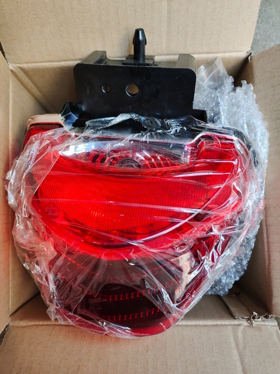 五羊本田锋翼尾灯