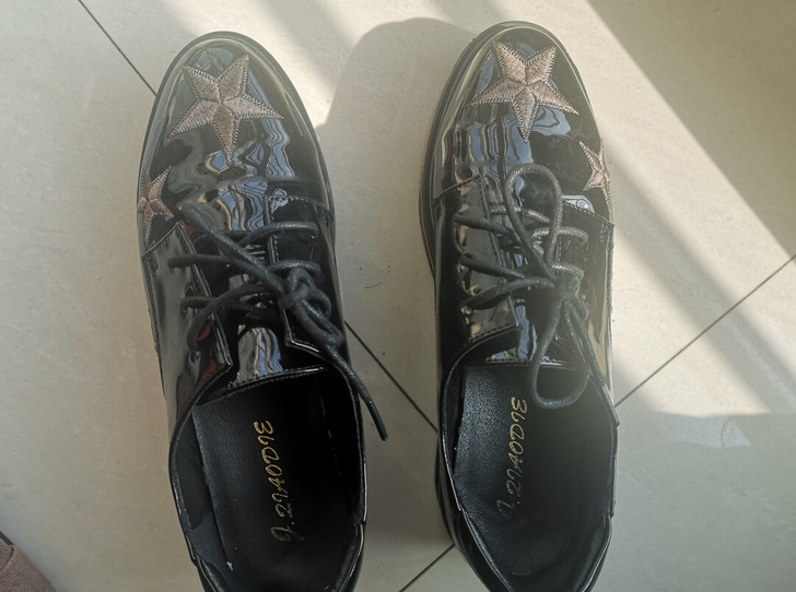 2021春秋新款坡跟真皮黑色星星单鞋厚底内...