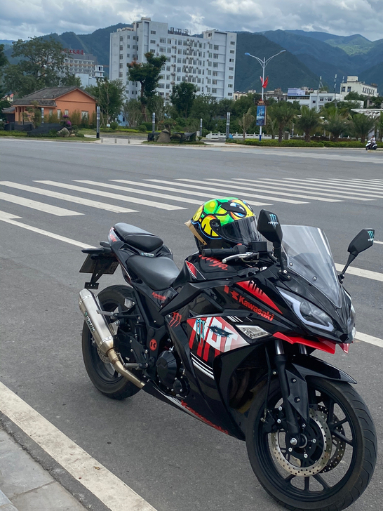 出售国产小忍着双缸400cc排量摩托车 跑...