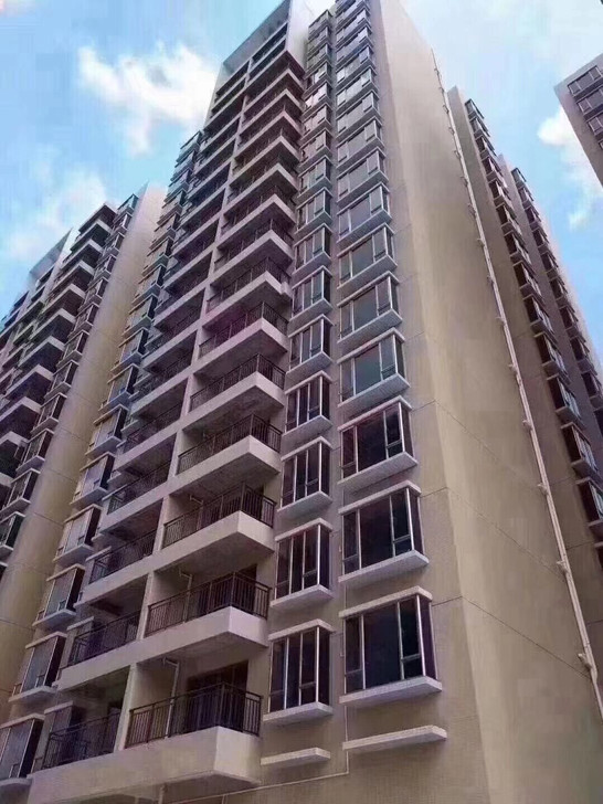 银领国际 五大栋围合式封闭小区，自带停车位...