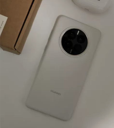 自用华为mate 50 8+256g昆仑破...
